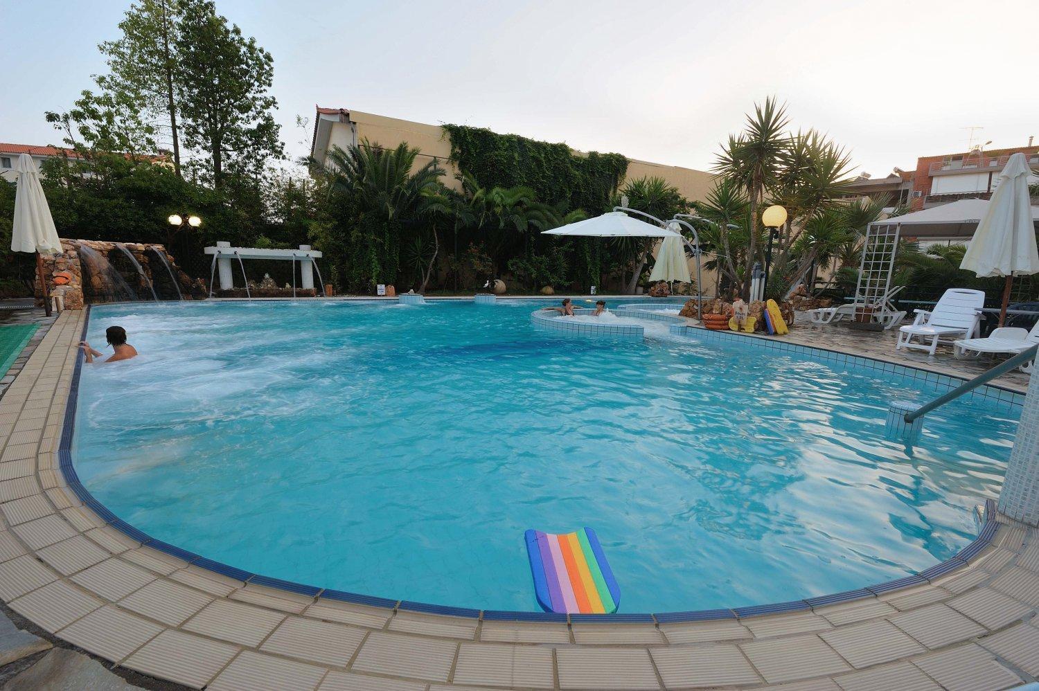 Kentrikon Hotel & Spa Loutra Edipsou  Bagian luar foto
