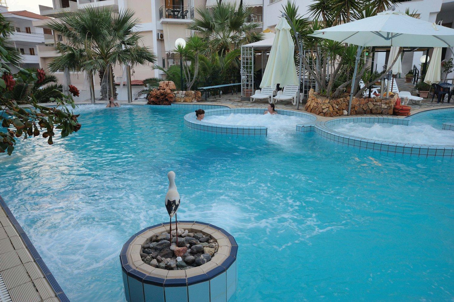 Kentrikon Hotel & Spa Loutra Edipsou  Bagian luar foto